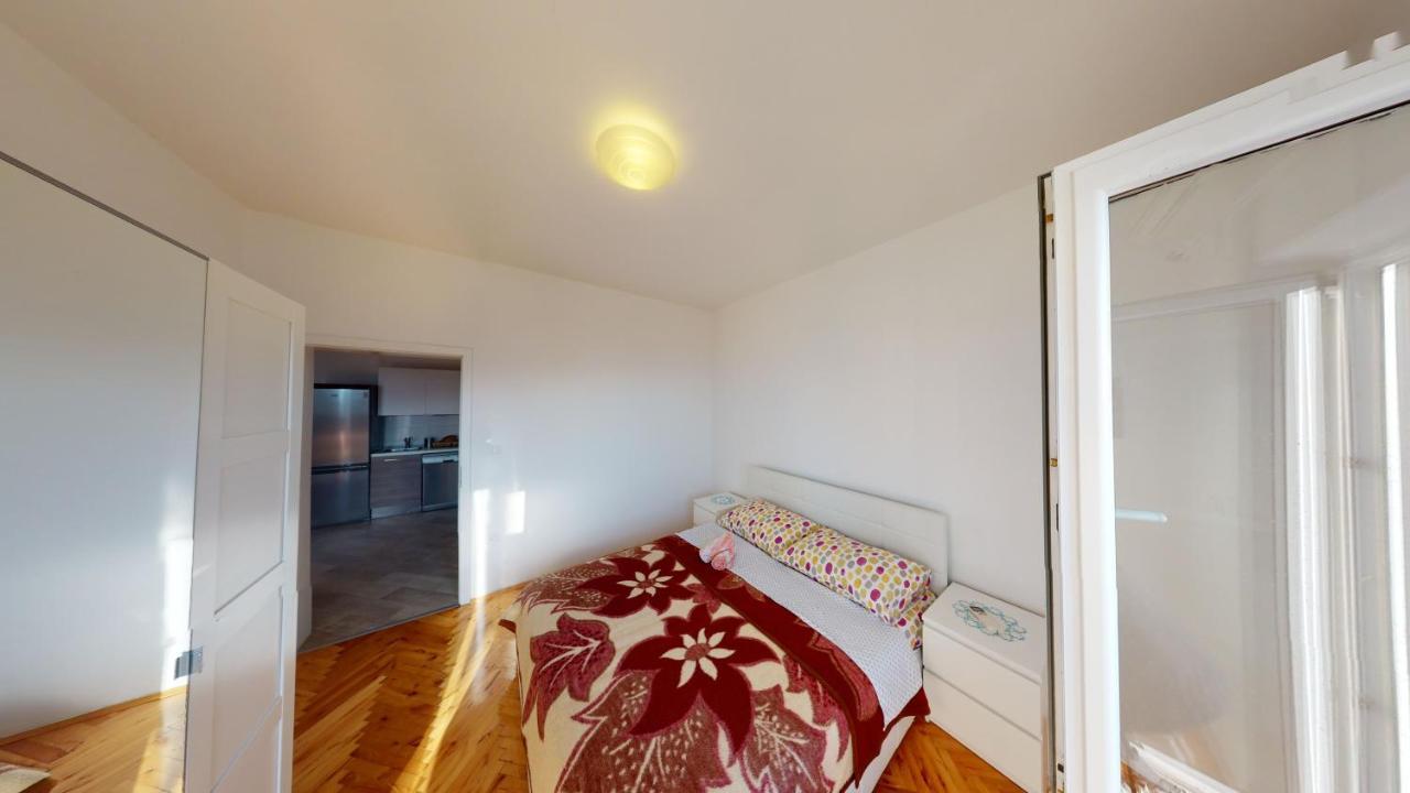 Apartments Riva Метайна Екстериор снимка