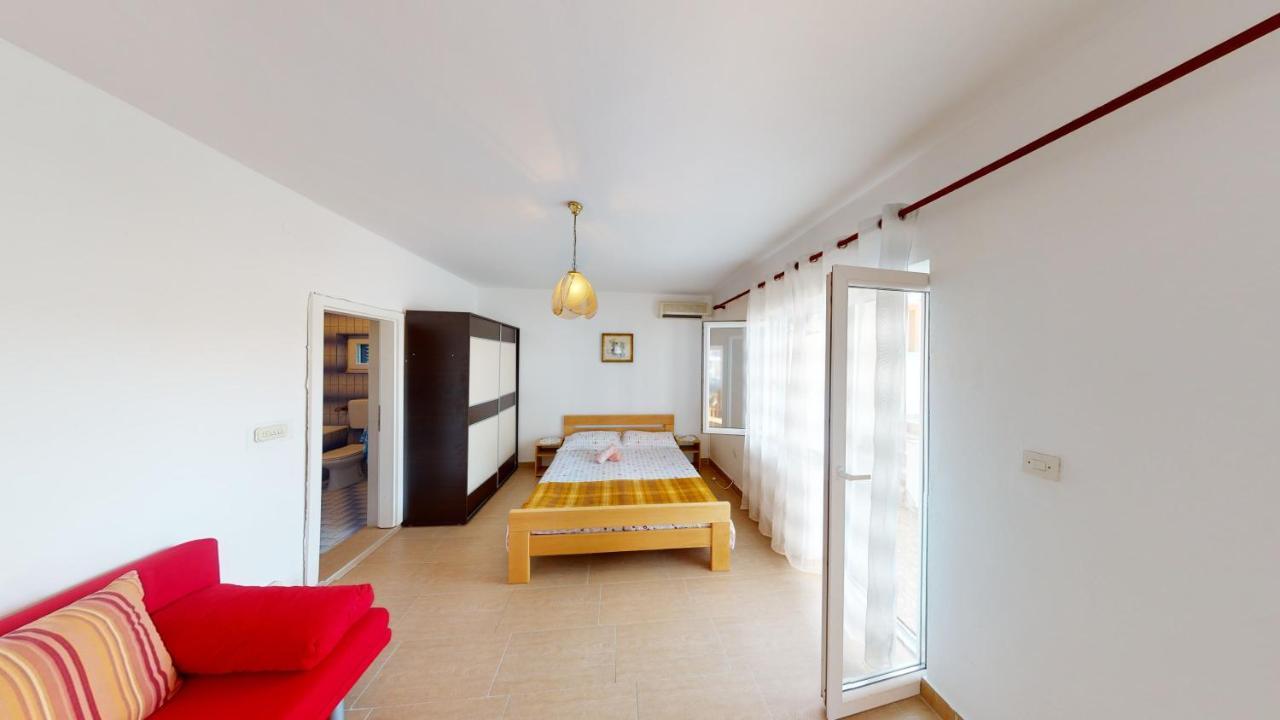 Apartments Riva Метайна Екстериор снимка