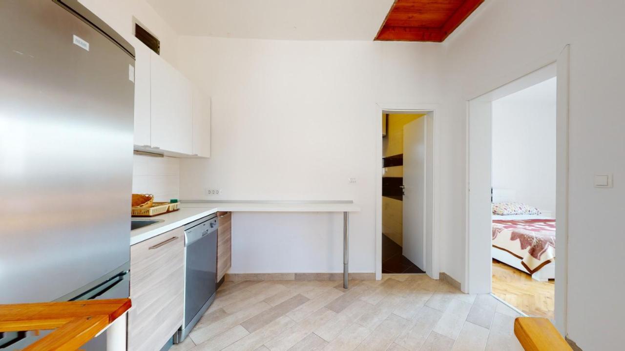 Apartments Riva Метайна Екстериор снимка