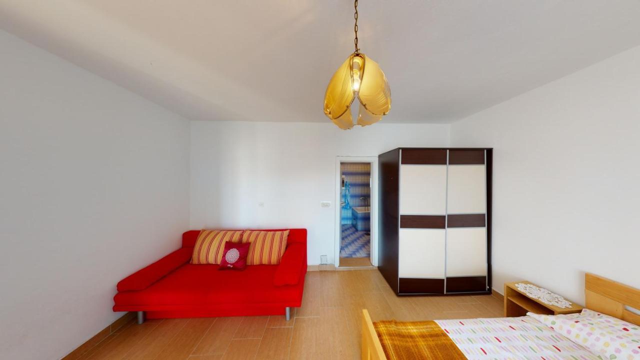 Apartments Riva Метайна Екстериор снимка