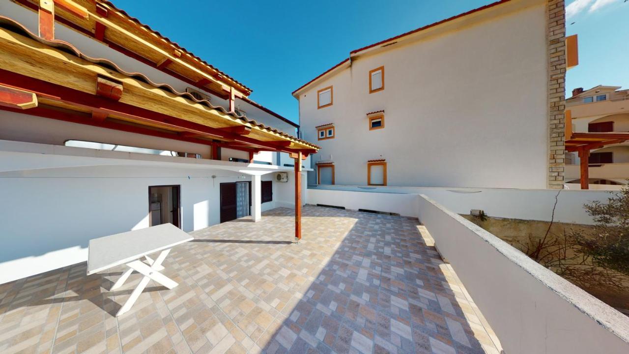 Apartments Riva Метайна Екстериор снимка